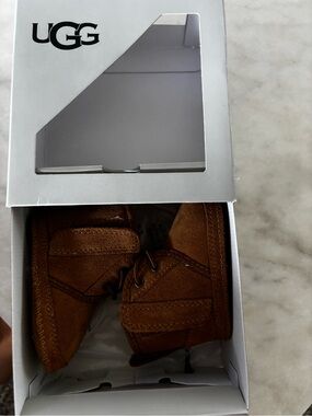UGG Men’s Chestnut Suede Lace-Up Boots